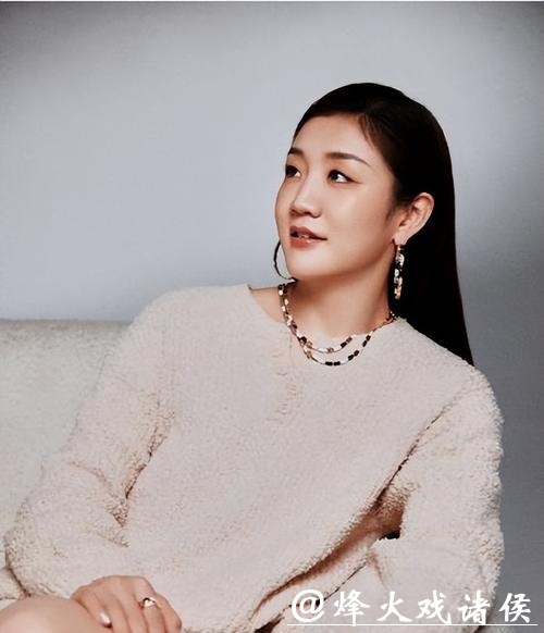 瞧瞧这是陈梦的一张照片,少女时代的她不胖脸上没有婴儿肥,笑得自然甜蜜坐在旁边的是羞涩的樊振东他们后来成为国乒顶梁柱 瞧瞧这是陈梦的一张照片,少女时代的她不胖脸上没有婴儿肥,笑得自然甜蜜坐在旁边的是羞涩的樊振东他们后来成为国乒顶梁柱